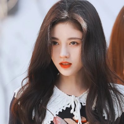 蒙面纱的男子